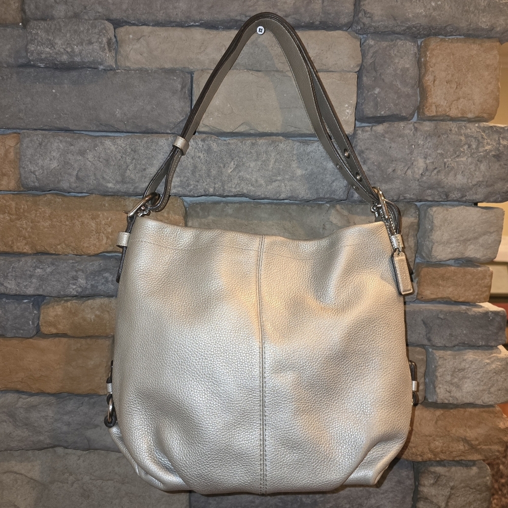 COACH F15064 Silver Pebbled Leather Soho Duffle Shoulder Bag Crossbody *pls Read